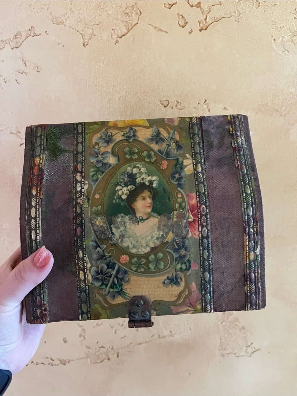 Vintage Ornate Floral Portrait Jewelry Box in Purple and Green